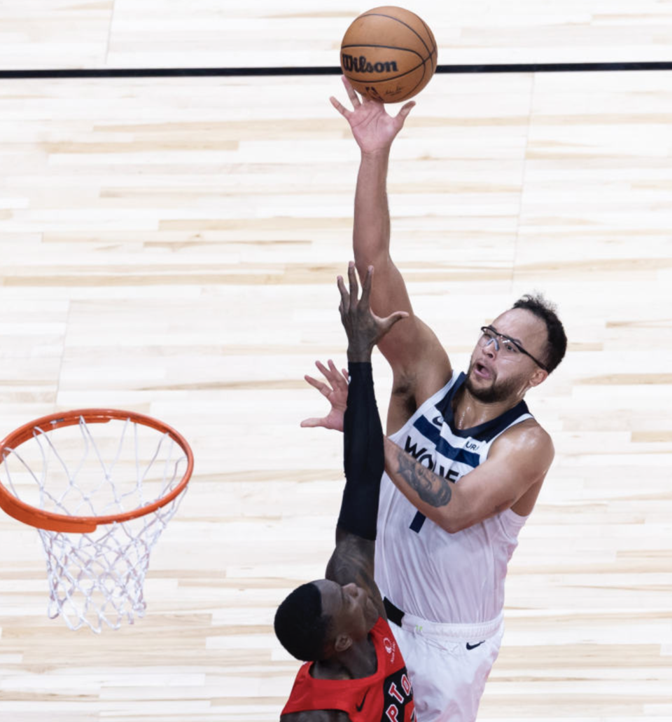 塞尔维亚男篮碾压勇士，凯尔·库兹马统治全场