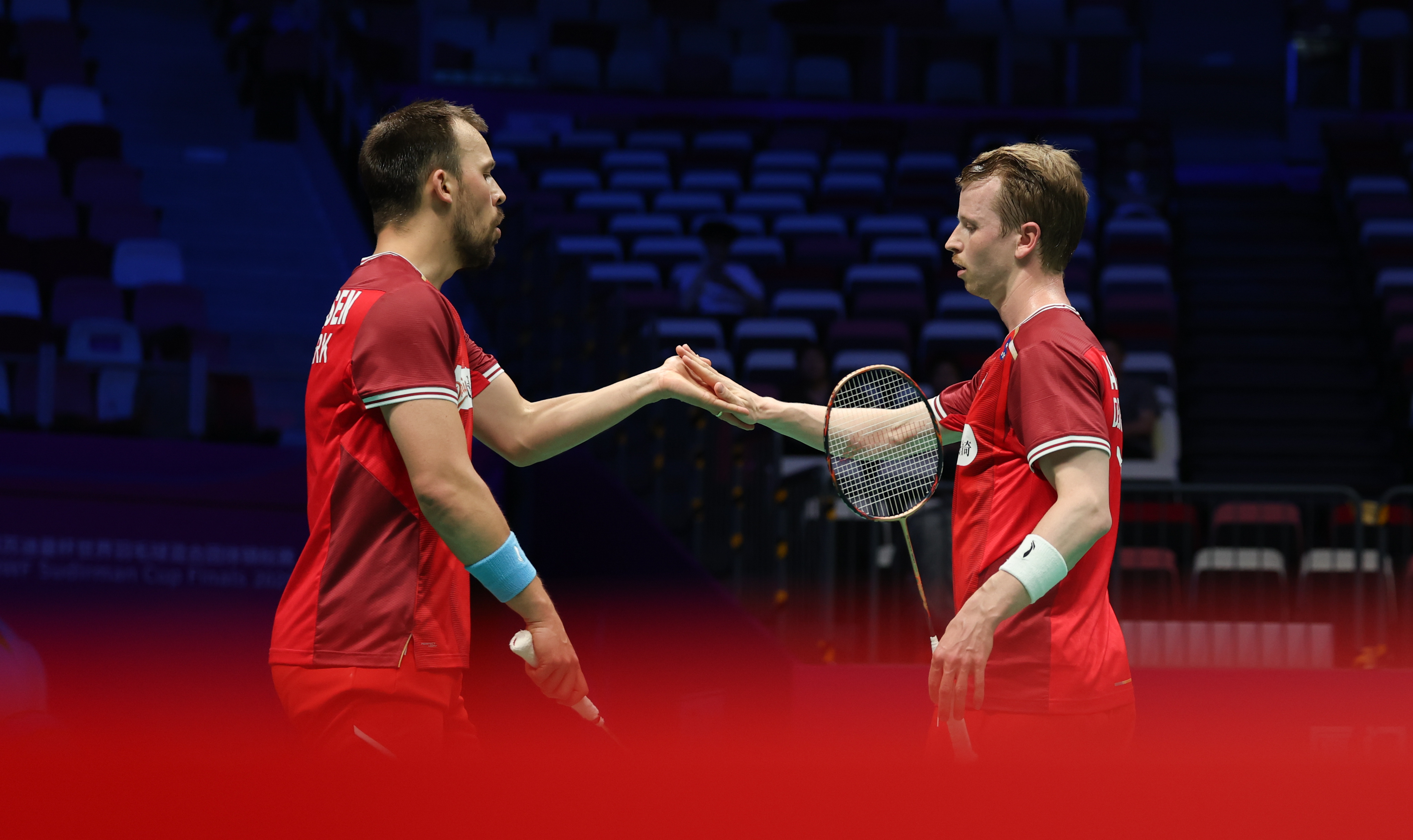 英格兰羽毛球队鏖战印尼羽毛球队,安赛龙送出助攻 英格兰羽毛球队鏖战印尼羽毛球队,安赛龙送出助攻