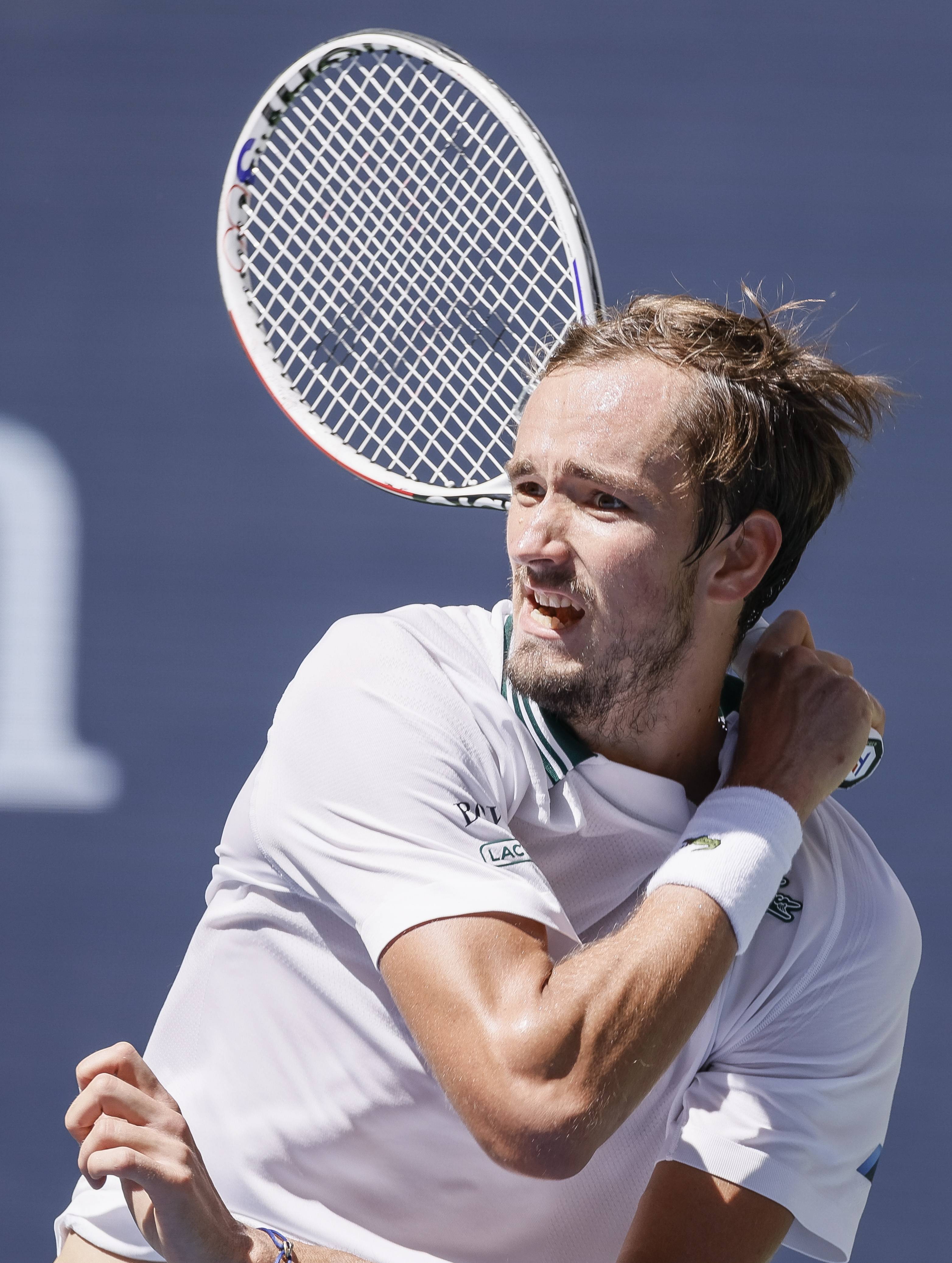 欧洲网球队险胜世界网球队，梅德韦杰夫统治全场