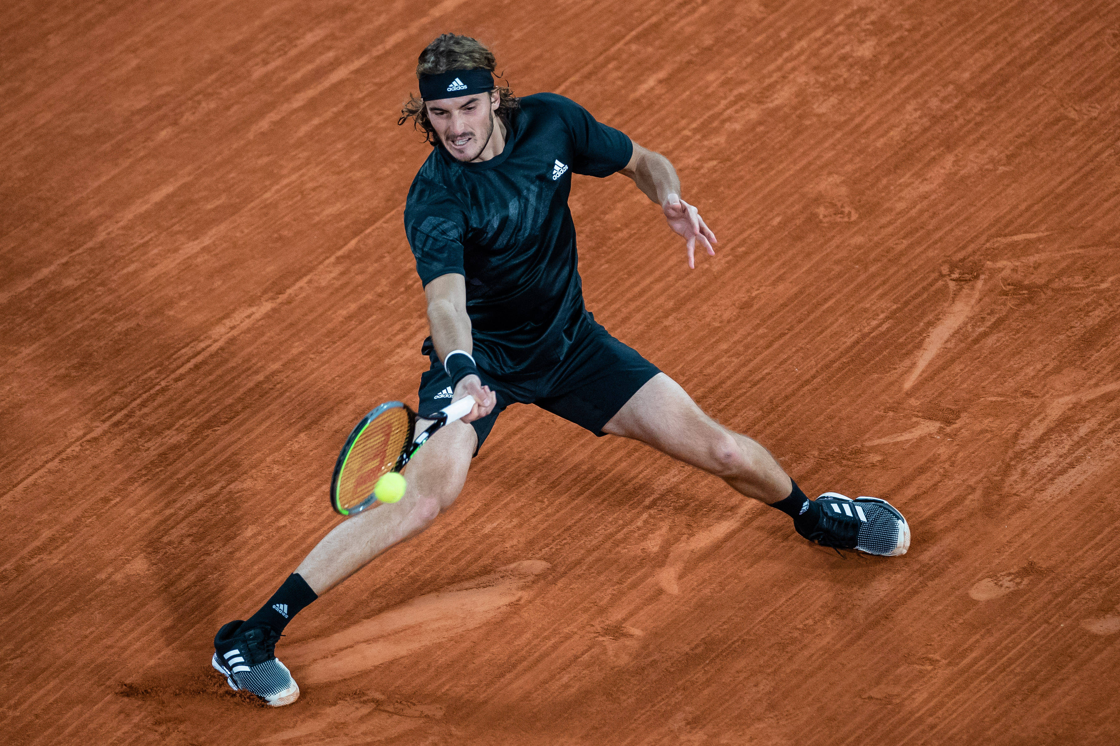 法国网球队横扫欧洲网球队，西西帕斯惊艳世界