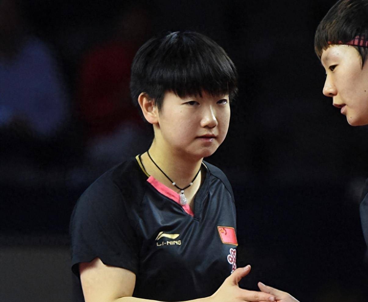 王者荣耀传奇谢幕，球迷泪洒赛场