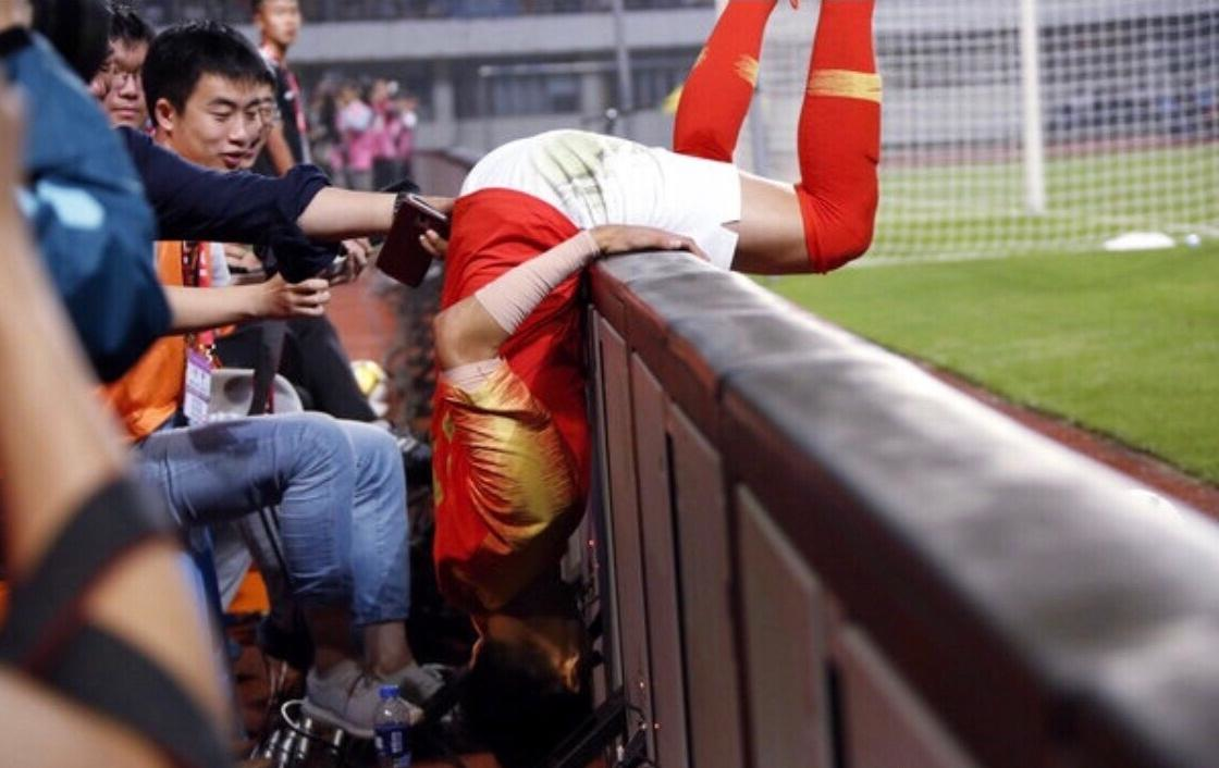 足球焦点：哈尔滨毅腾主场负于山东鲁能，遭受失利