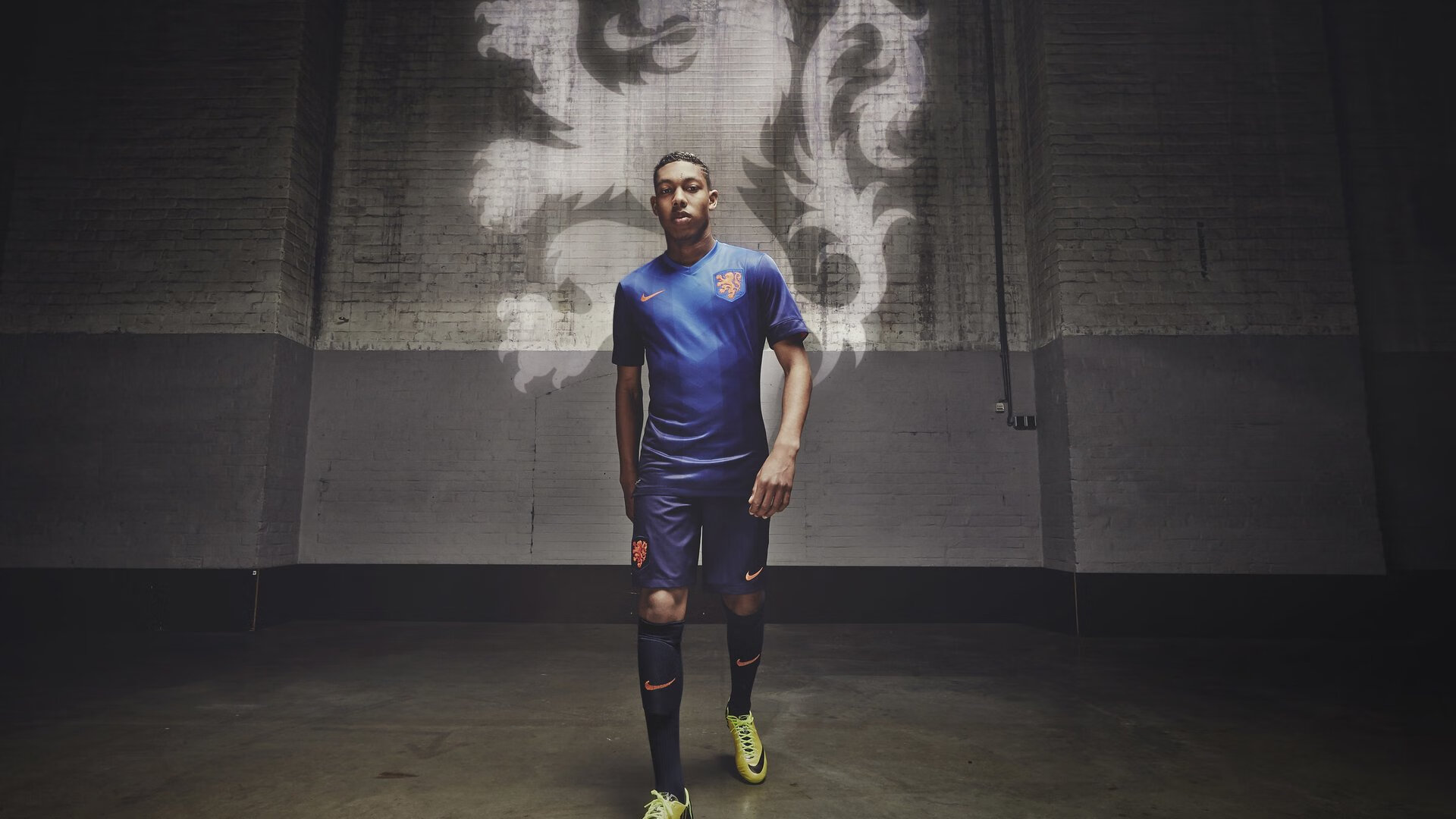 双龙会，绿茵场与乒乓台，见证王者的唯一时刻