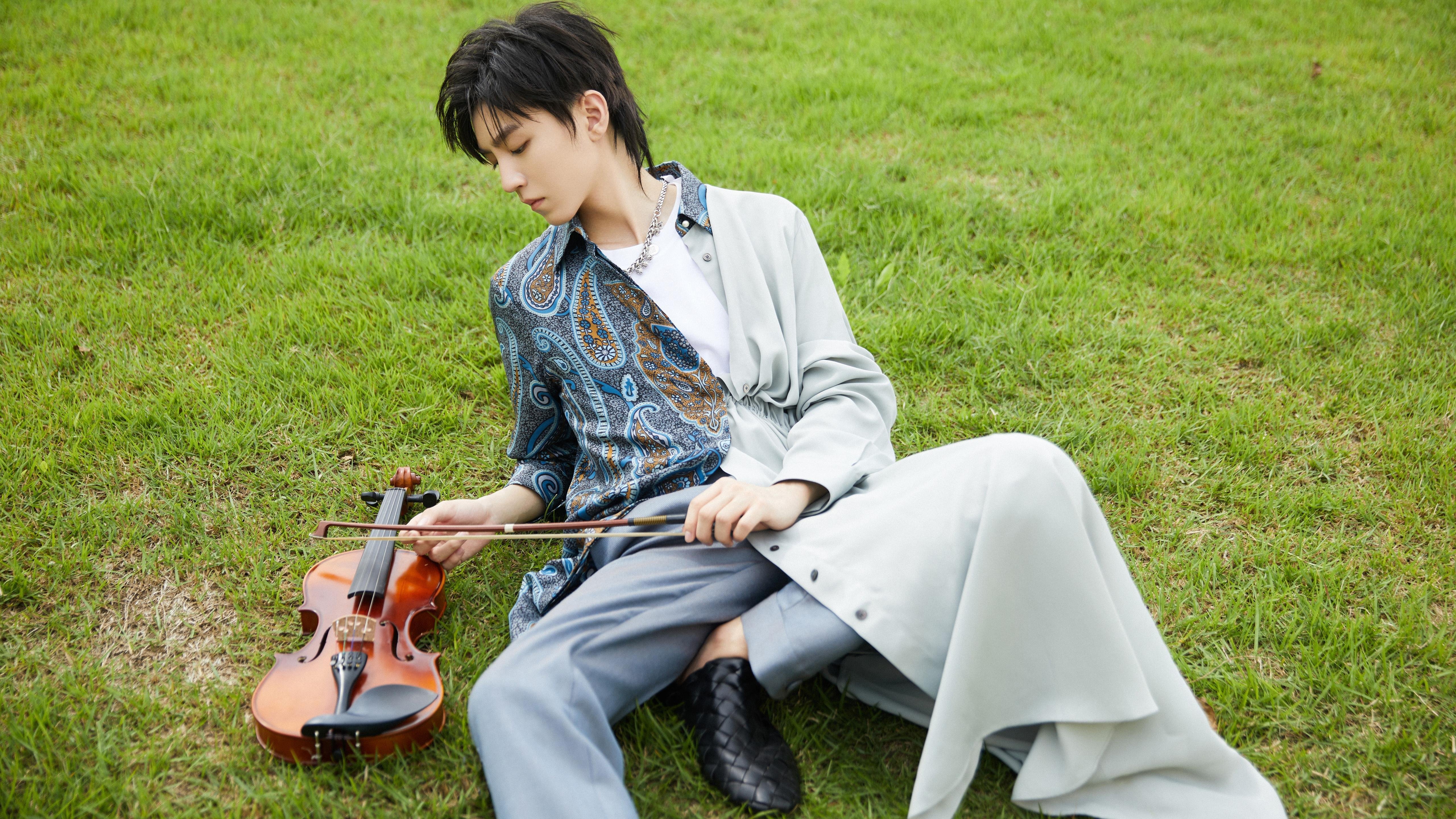 喧嚣与静默,恩比德的满分孤峰与篮网无声的团队狂澜