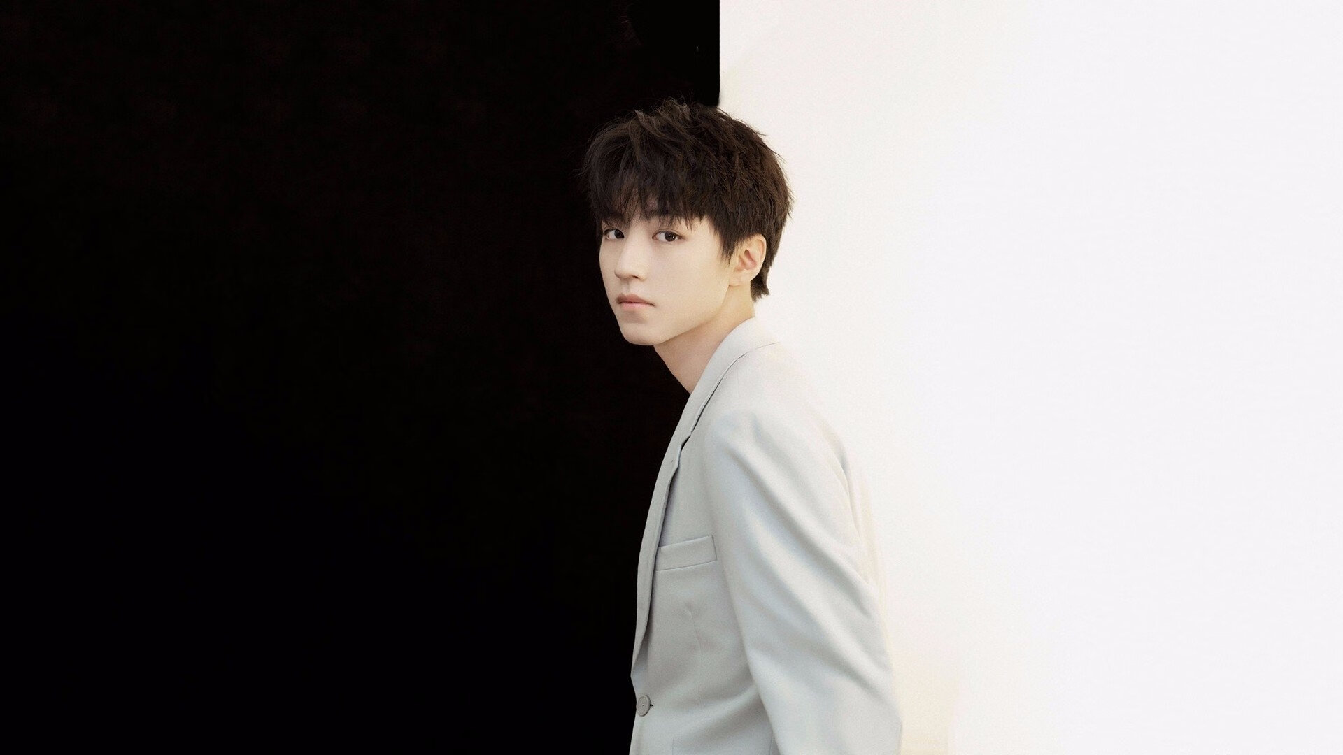 灰熊核武震撼洛城！小贾伦52分打穿雷霆，快船冠军试金石斩落最强黑马