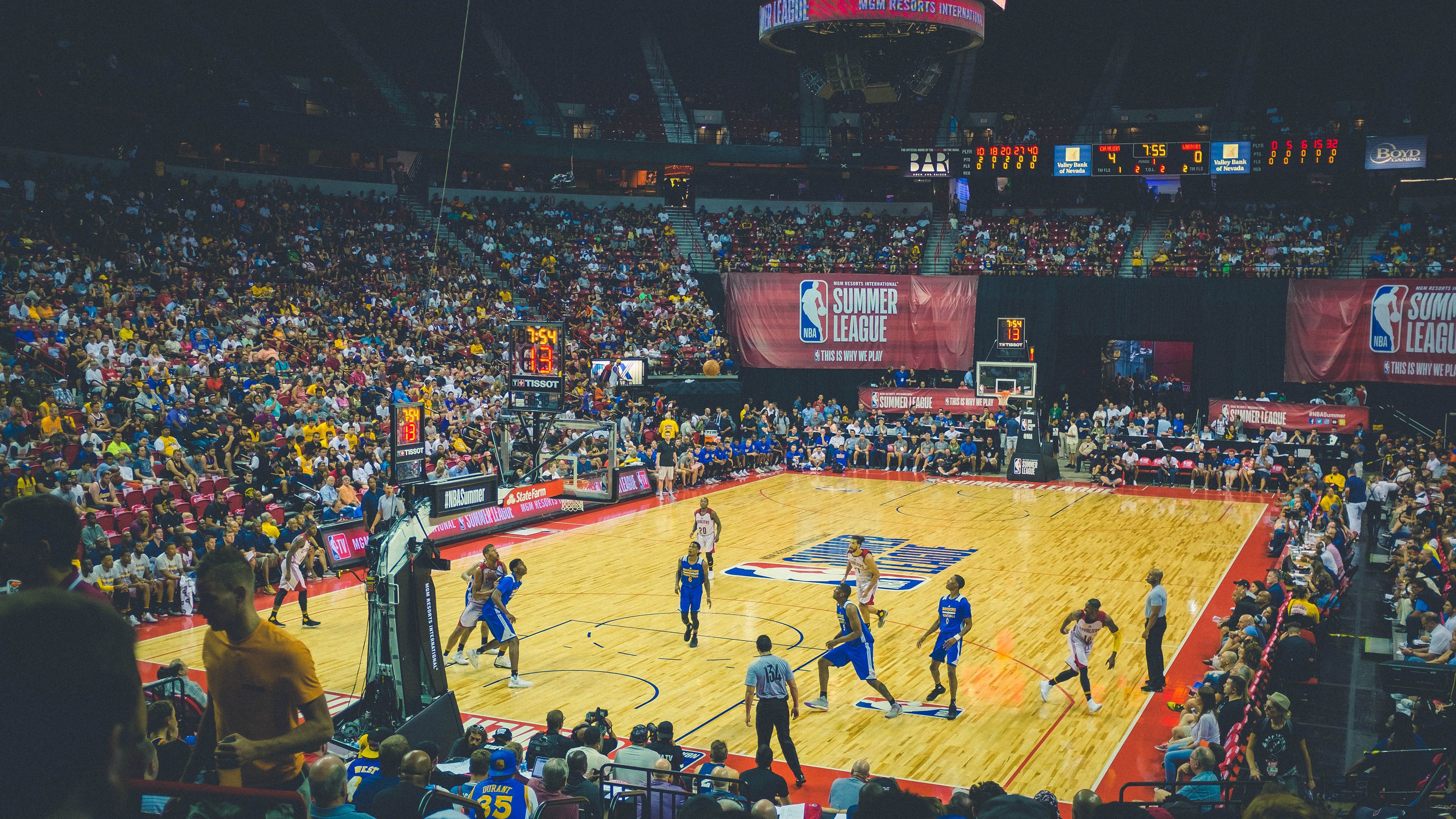 喀麦隆战鼓惊醒毕尔巴鄂古城，图腾法比奥用魔笛统御全场