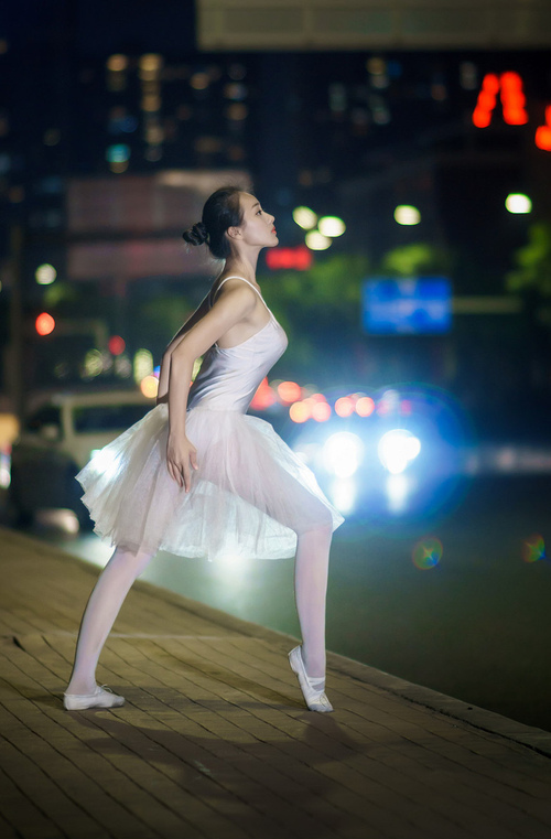 天神下凡！托尼以一己之力主宰全场，挪威力克新西兰背后的孤胆英雄