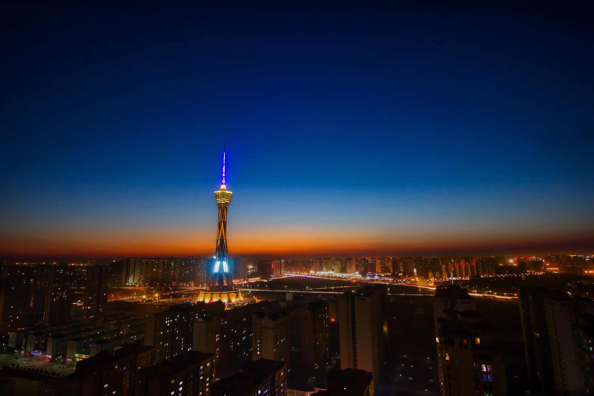 暗夜中的橙色风暴，2026世界杯E组，泰国逆转波兰，佩德里以一人之力重写足球史诗